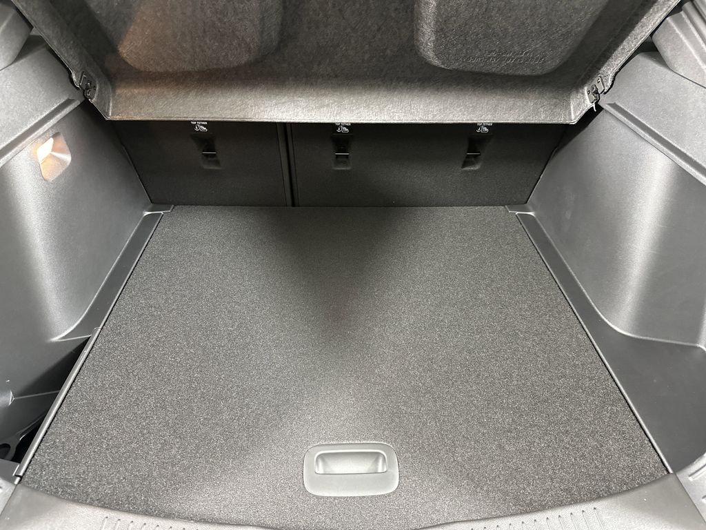 new 2025 Buick Envista car, priced at $29,570