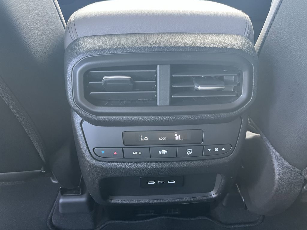 new 2025 Honda Pilot car, priced at $47,942
