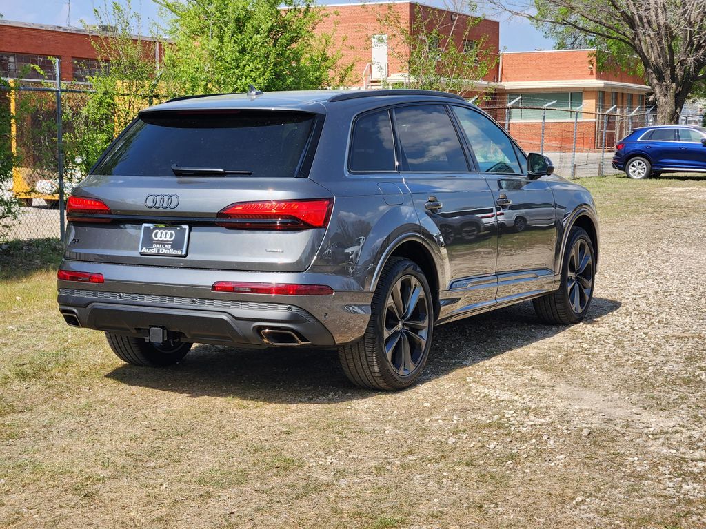 new 2025 Audi Q7 car, priced at $77,840