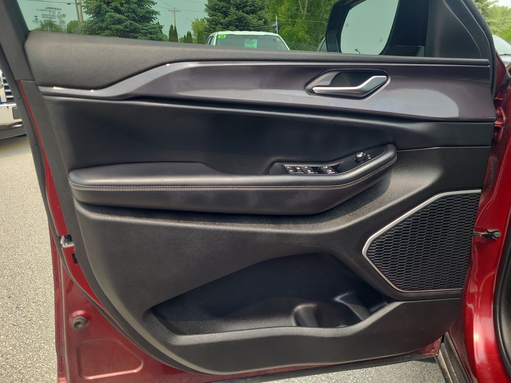 used 2021 Jeep Grand Cherokee L car, priced at $29,987
