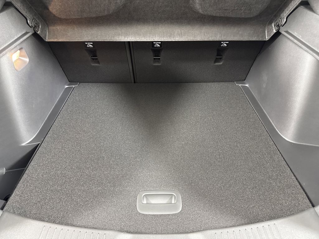 new 2025 Buick Envista car, priced at $29,869