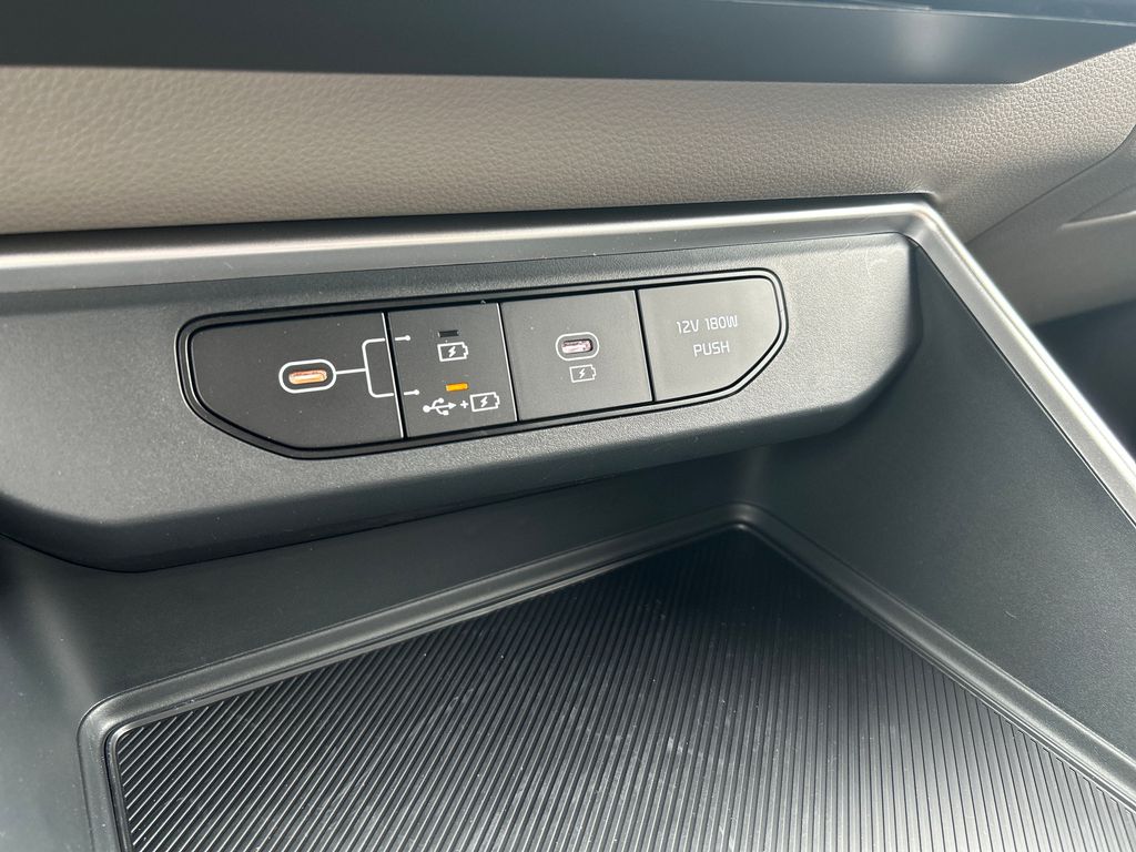 new 2026 Kia Carnival Hybrid car, priced at $40,982