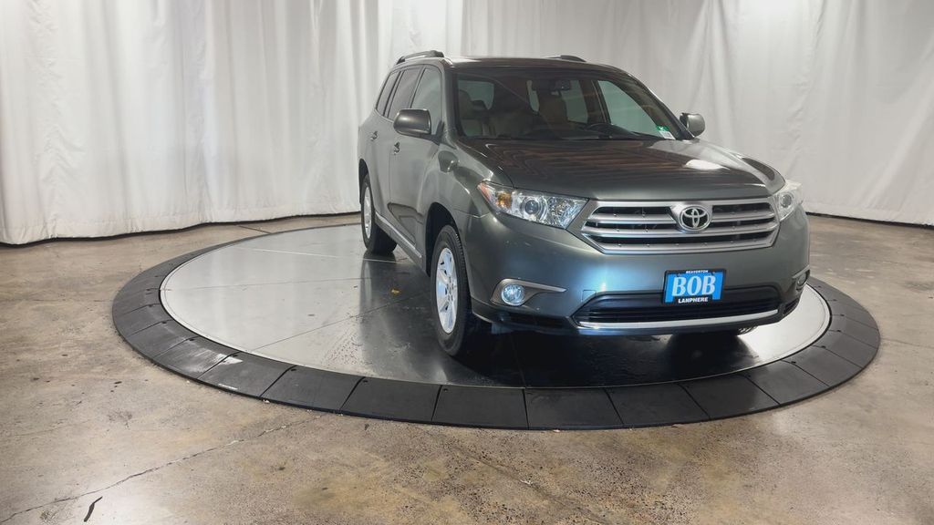 used 2013 Toyota Highlander car, priced at $14,992