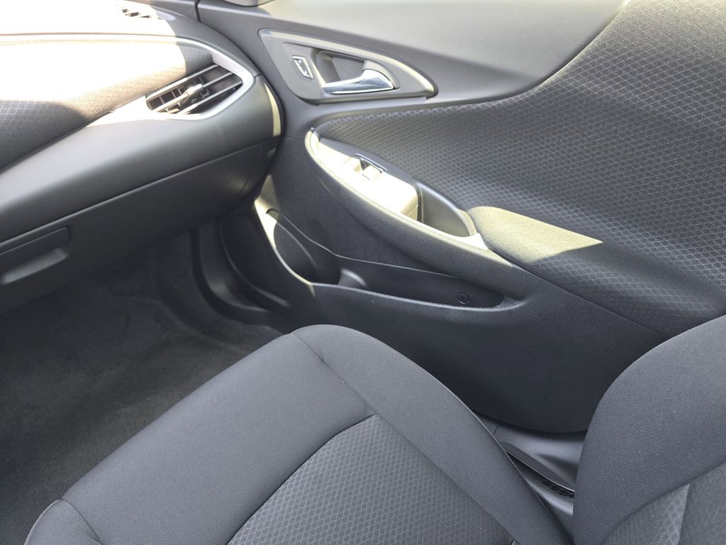new 2025 Chevrolet Malibu car, priced at $30,790