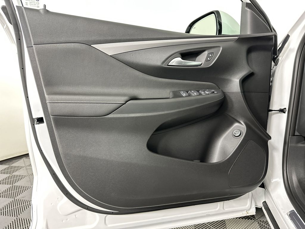 new 2025 Buick Envista car, priced at $31,685