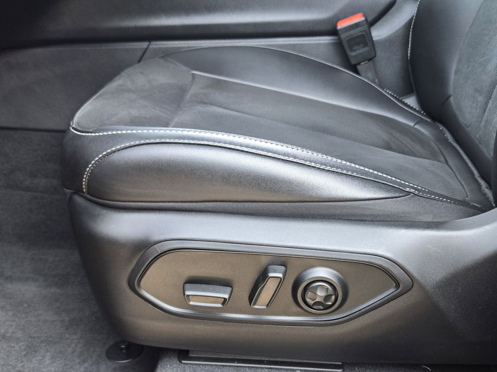 used 2025 Jeep Grand Cherokee car, priced at $35,695