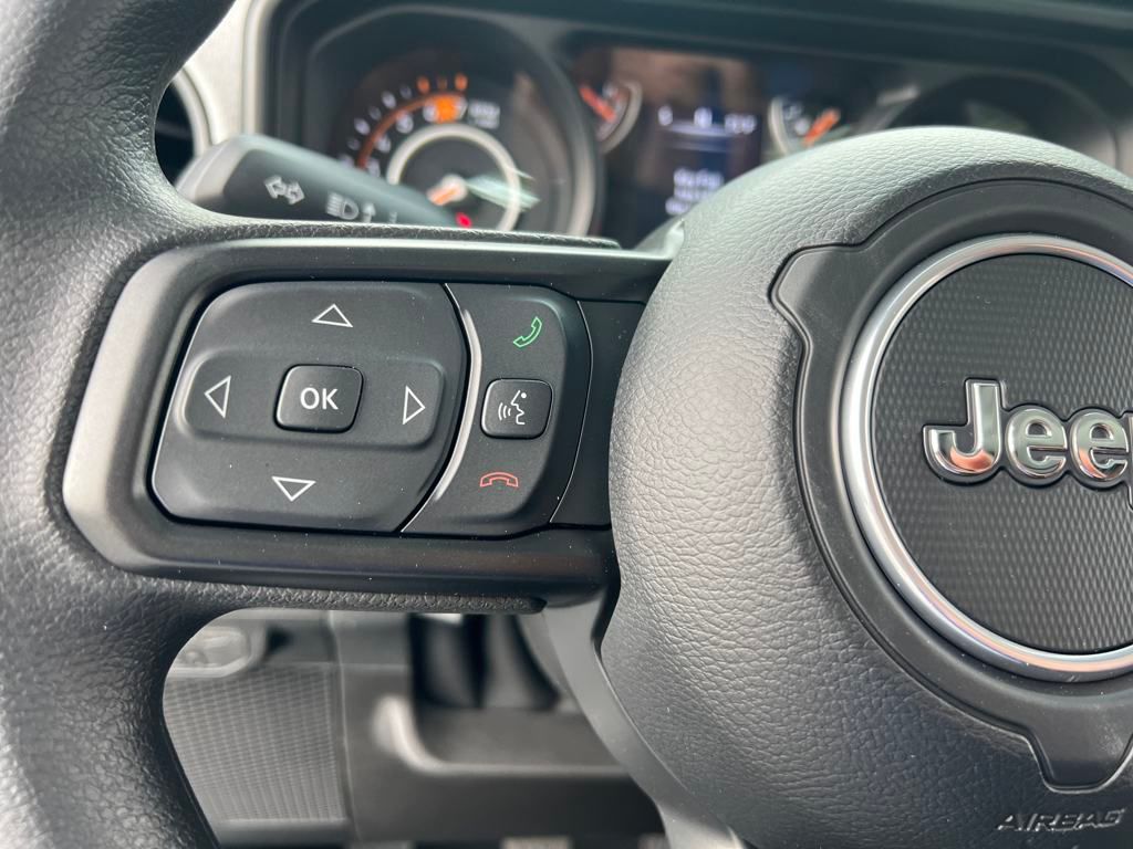 new 2025 Jeep Wrangler car, priced at $31,990