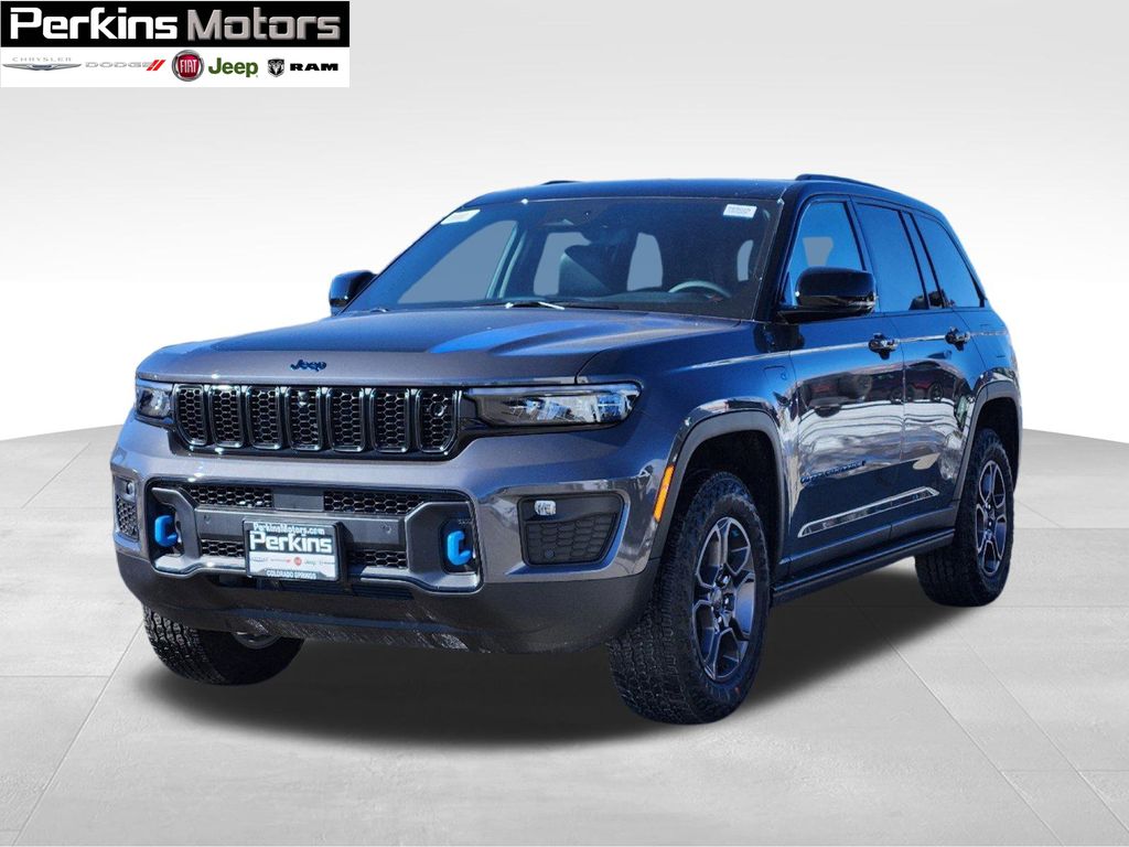 new 2025 Jeep Grand Cherokee car, priced at $65,004