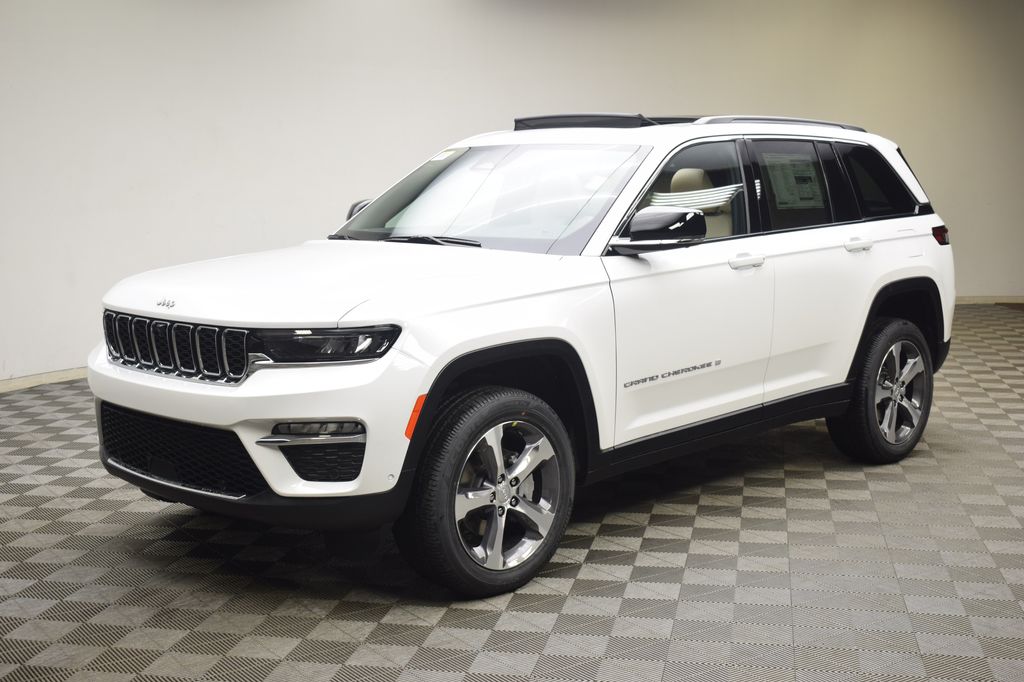 new 2025 Jeep Grand Cherokee car, priced at $52,938