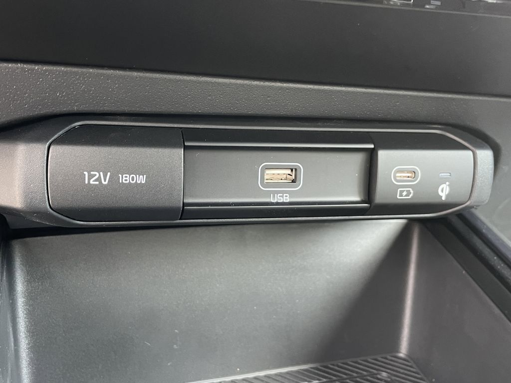 new 2025 Kia Niro car, priced at $33,027