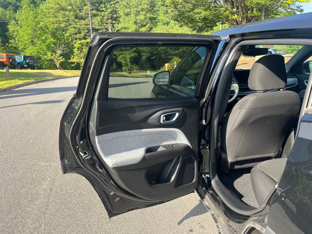 new 2025 Jeep Compass car, priced at $26,990