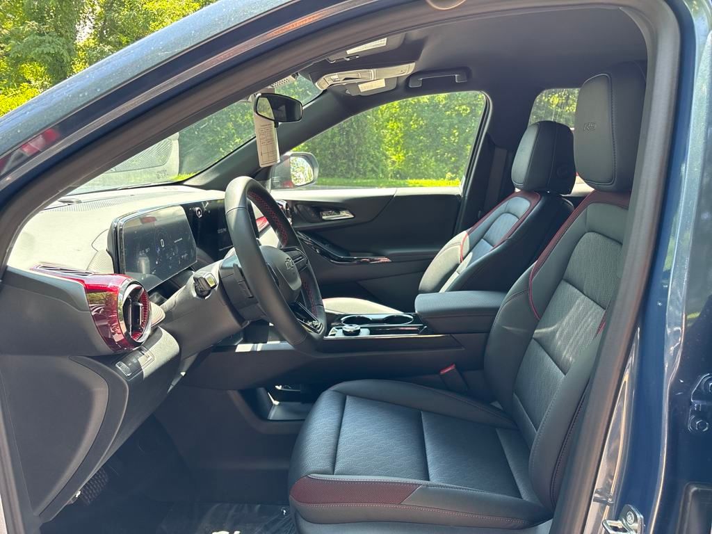 new 2026 Chevrolet Equinox car, priced at $36,895