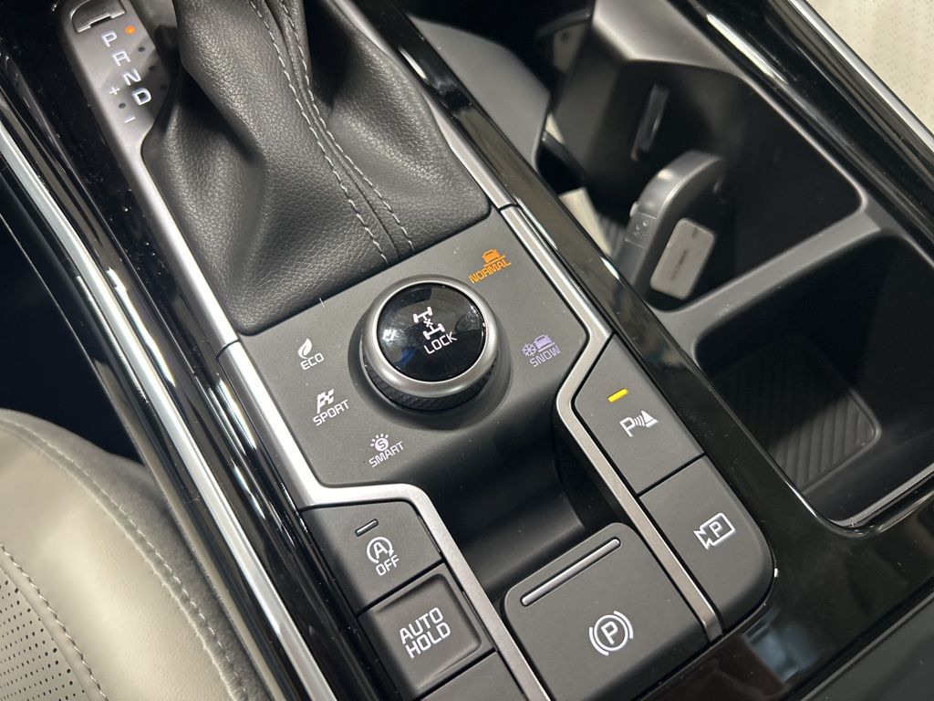new 2025 Kia Sorento car, priced at $40,122