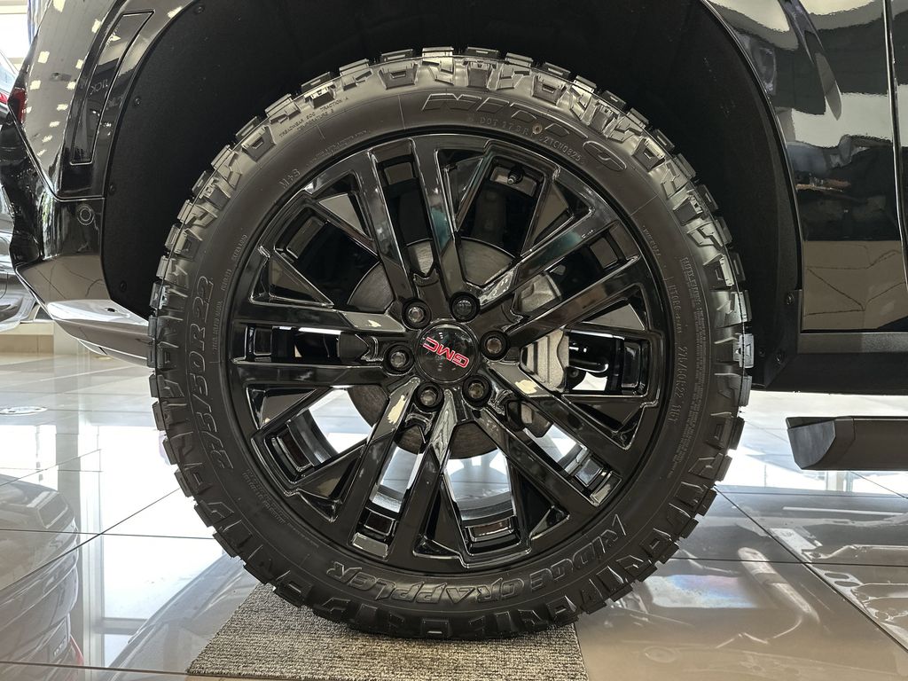 new 2025 GMC Yukon car, priced at $100,589