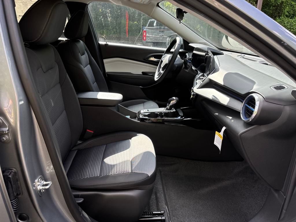 new 2025 Chevrolet Trax car, priced at $25,485