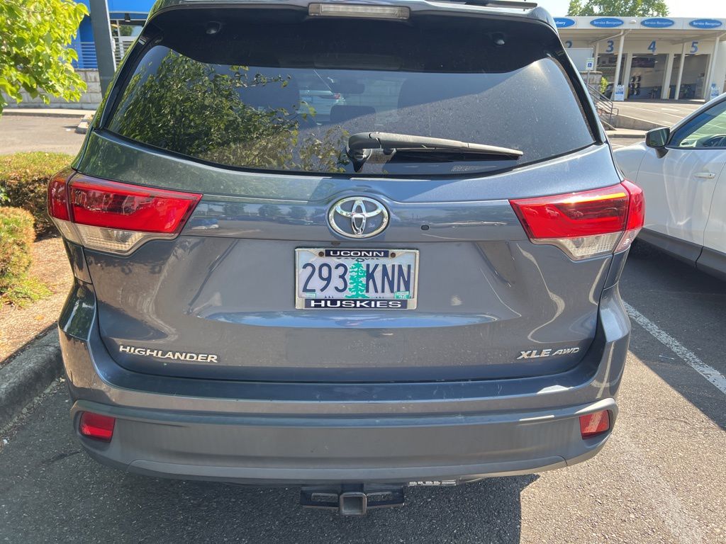 used 2018 Toyota Highlander car, priced at $24,655