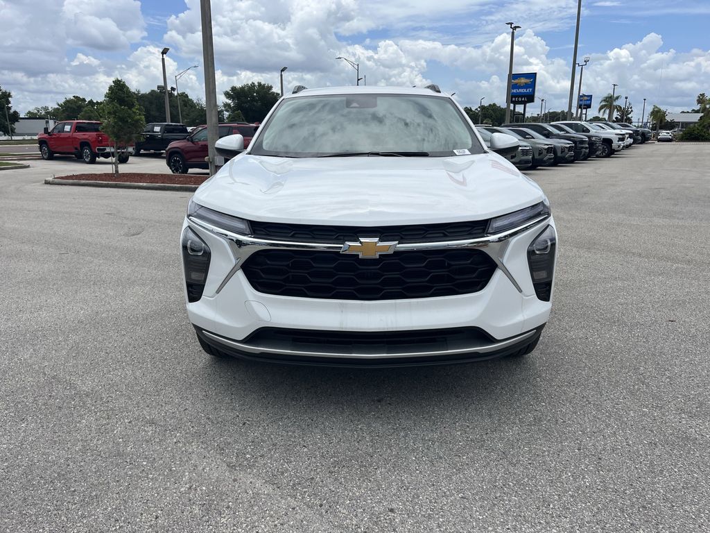 new 2025 Chevrolet Trax car, priced at $22,862