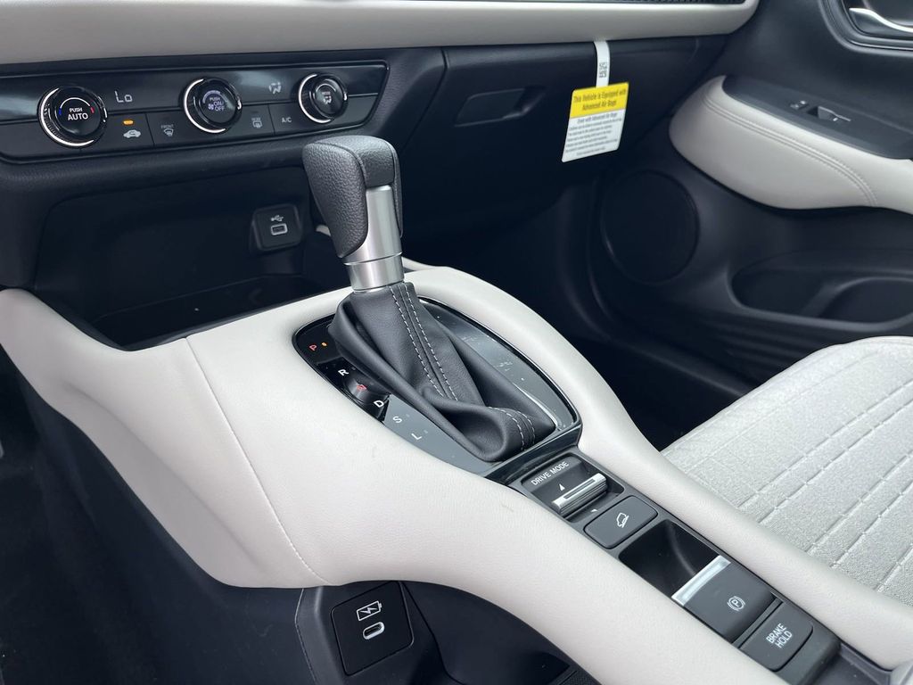 new 2025 Honda HR-V car, priced at $27,557