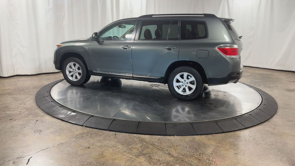 used 2013 Toyota Highlander car, priced at $14,992