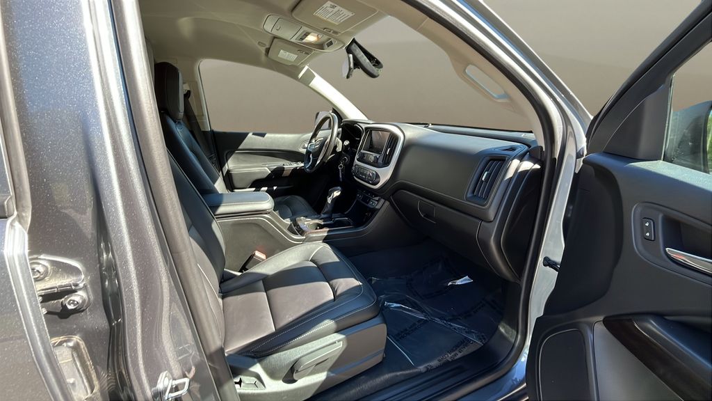 used 2022 GMC Canyon car, priced at $31,400