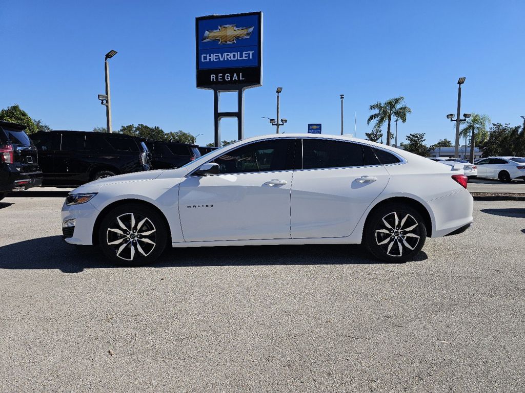 new 2025 Chevrolet Malibu car, priced at $28,520