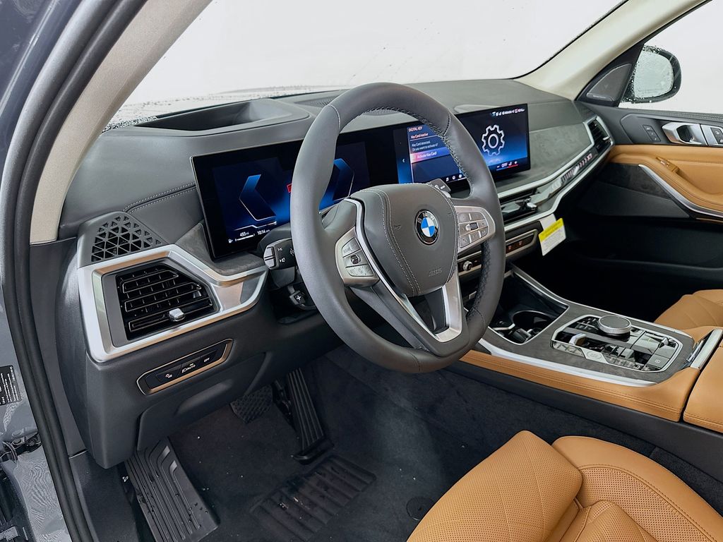 new 2025 BMW X7 car