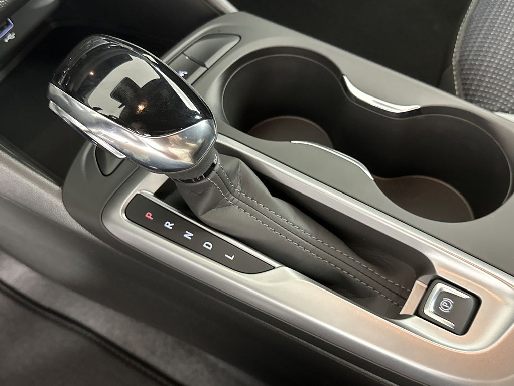 new 2025 Buick Envista car, priced at $25,785