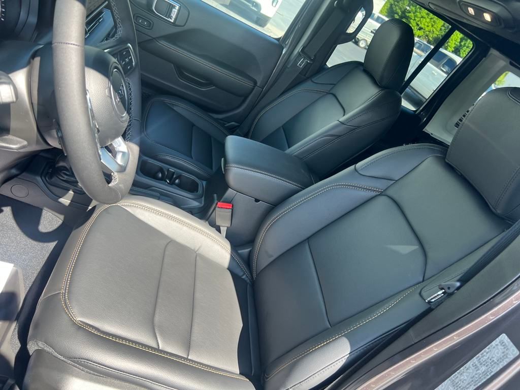 new 2025 Jeep Wrangler car, priced at $53,990