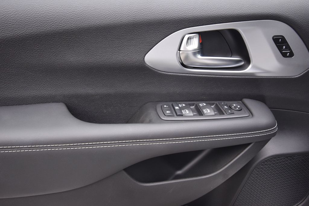 new 2026 Chrysler Pacifica car, priced at $49,359