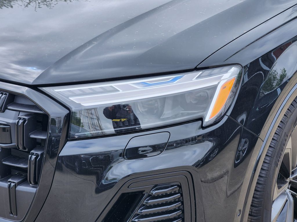 new 2025 Audi Q7 car, priced at $85,110