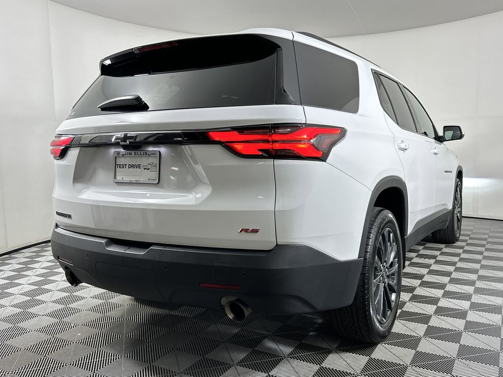 used 2022 Chevrolet Traverse car, priced at $32,988