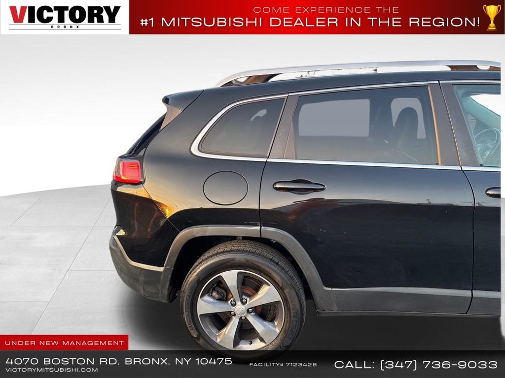 used 2019 Jeep Cherokee car, priced at $14,555