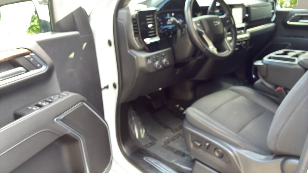 used 2022 Chevrolet Silverado 1500 car, priced at $40,400