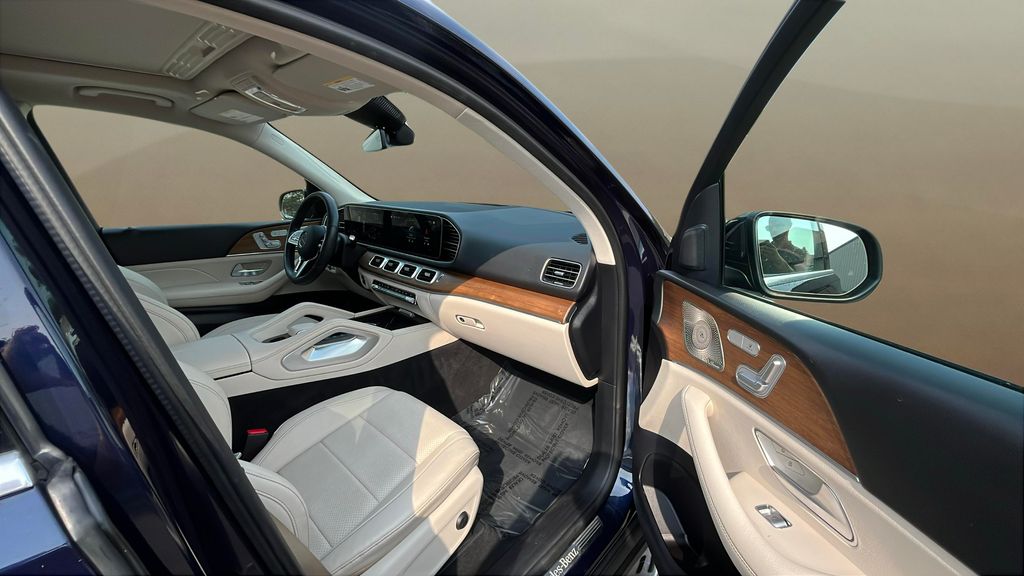 used 2022 Mercedes-Benz GLE car, priced at $43,000