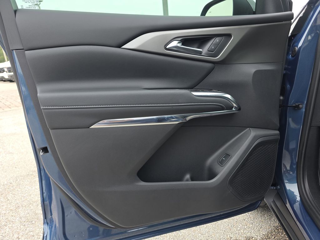 new 2026 Chevrolet Traverse car, priced at $42,695
