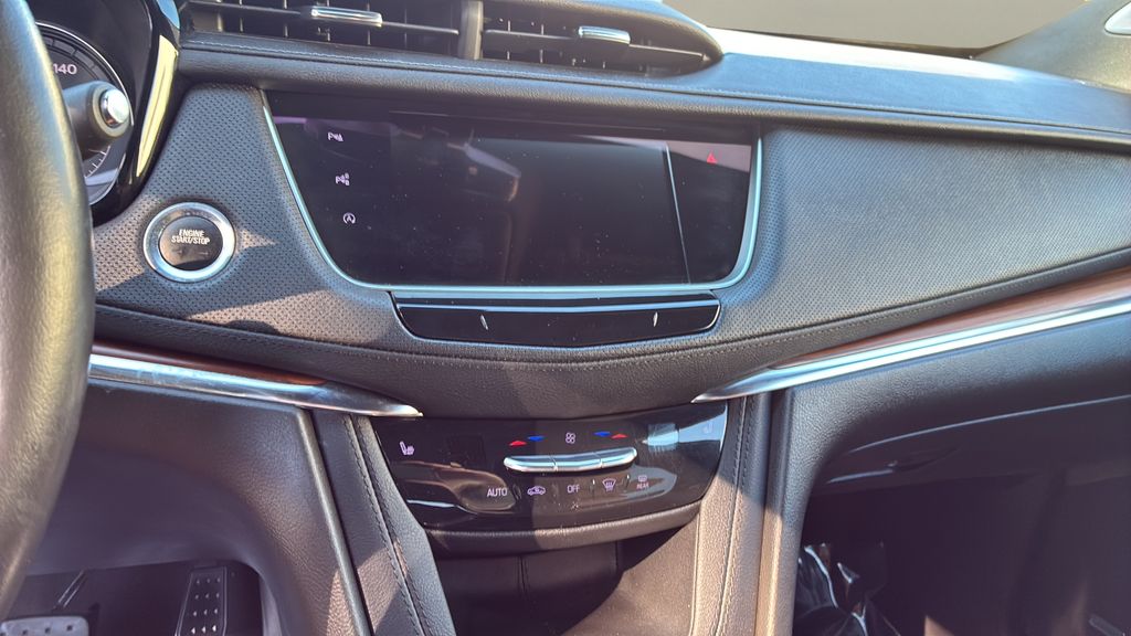 used 2022 Cadillac XT5 car, priced at $36,900