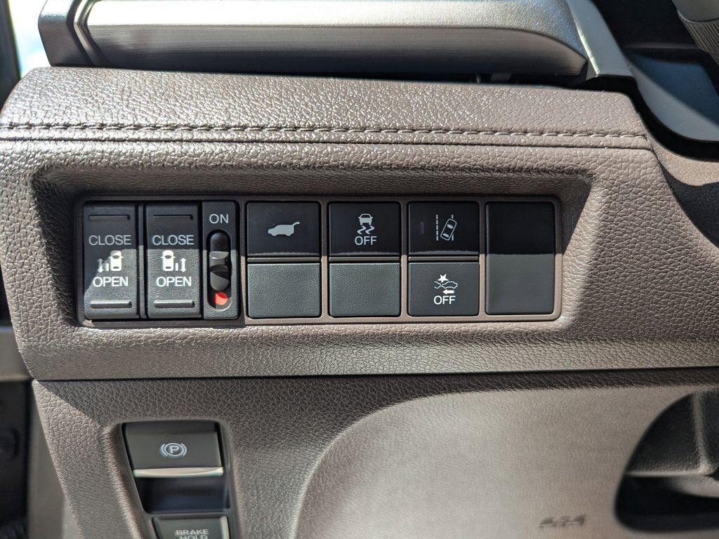 used 2018 Honda Odyssey car, priced at $13,991