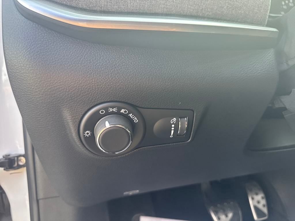 new 2025 Jeep Compass car, priced at $26,900