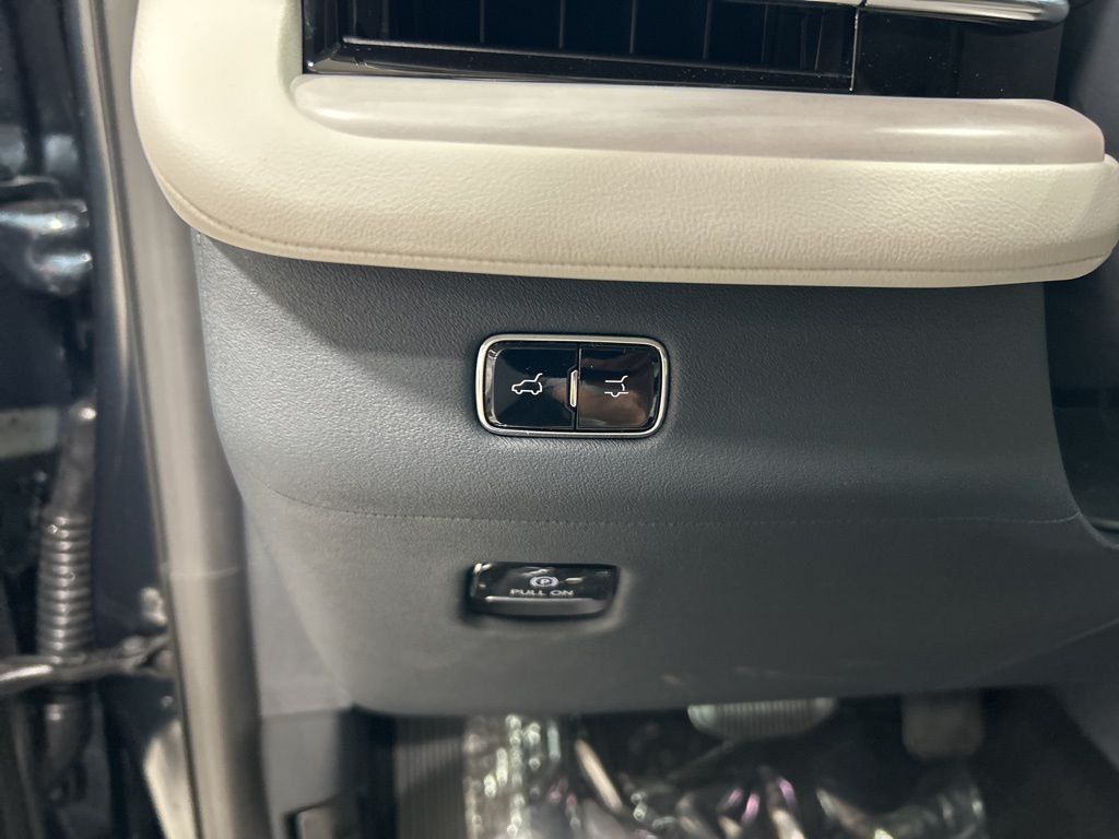 new 2025 Lincoln Navigator L car, priced at $104,685