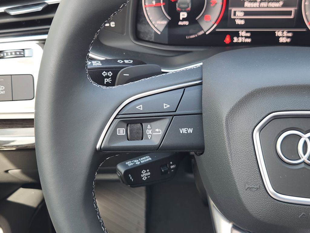 new 2025 Audi Q7 car, priced at $77,840