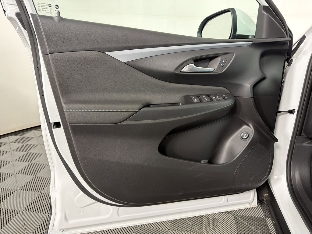 new 2025 Buick Envista car, priced at $24,280