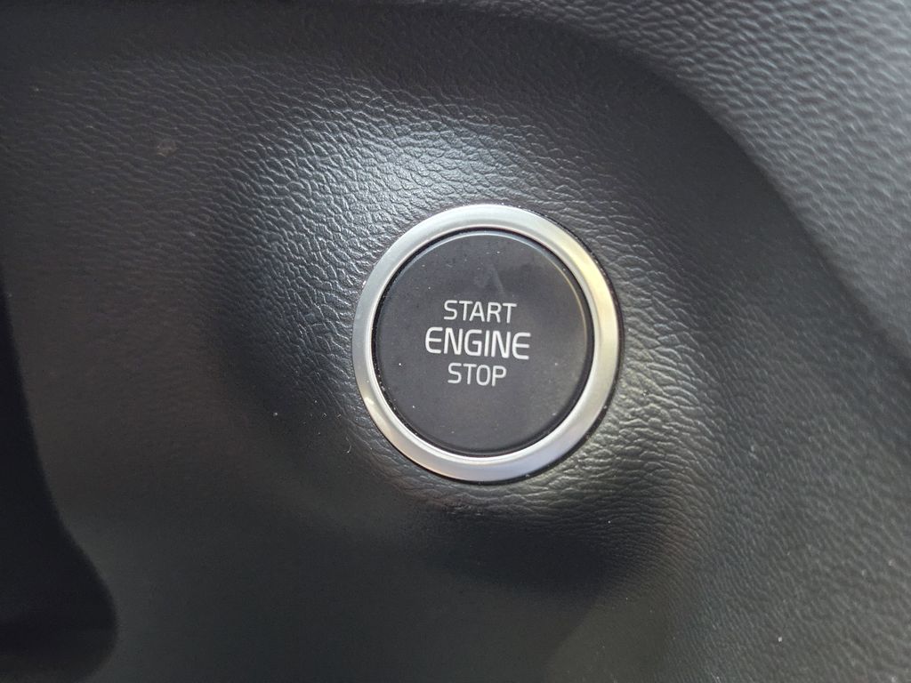 used 2021 Volvo XC40 car, priced at $22,862