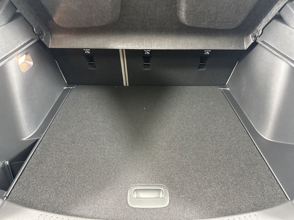 new 2025 Buick Envista car, priced at $30,095