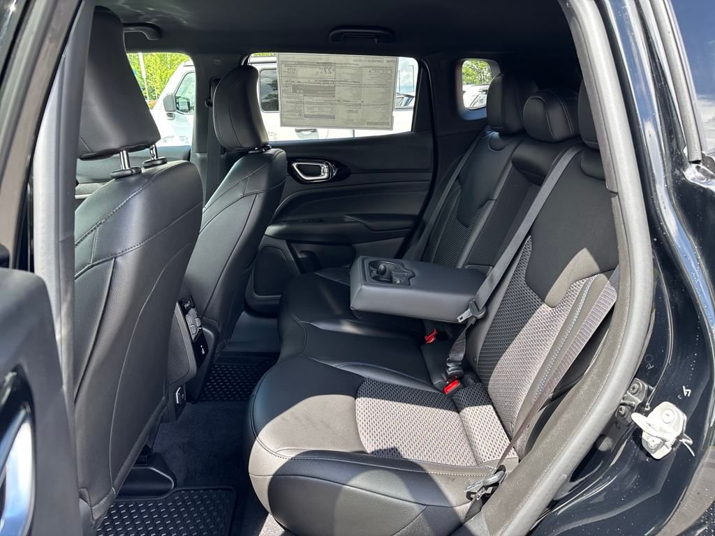 new 2025 Jeep Compass car