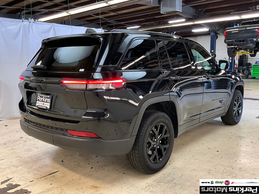 used 2024 Jeep Grand Cherokee car, priced at $36,958