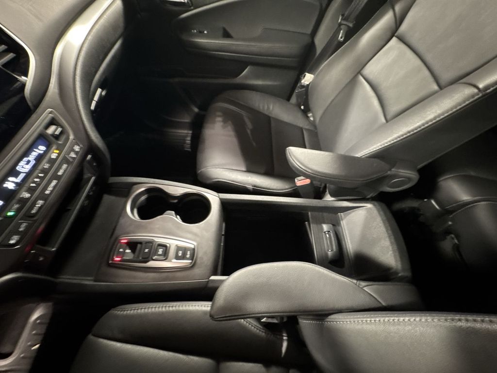 used 2022 Honda Pilot car, priced at $35,425