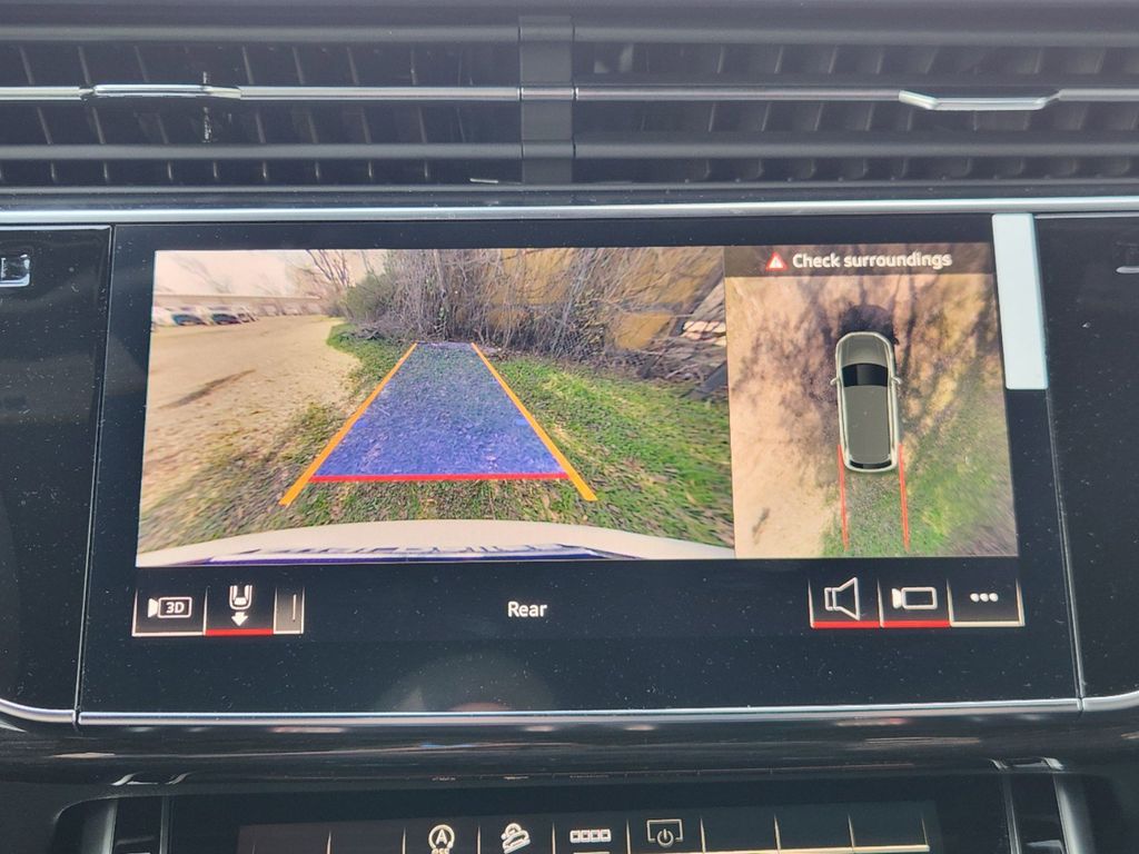 new 2025 Audi Q7 car, priced at $77,840