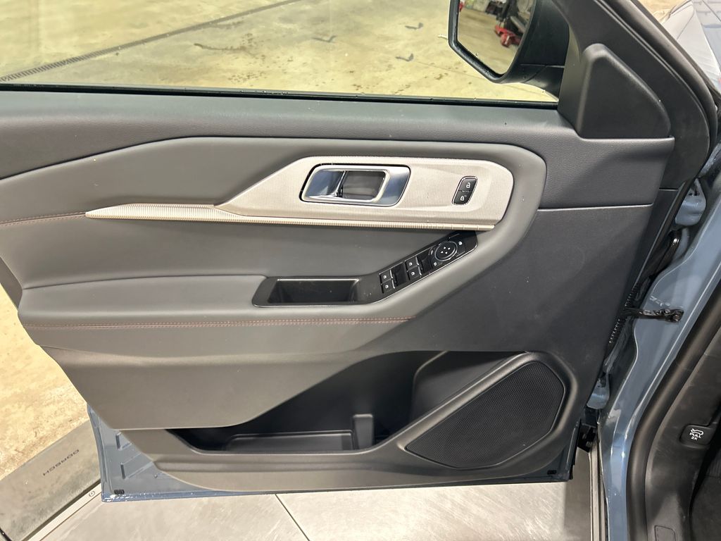 new 2025 Ford Explorer car, priced at $46,275