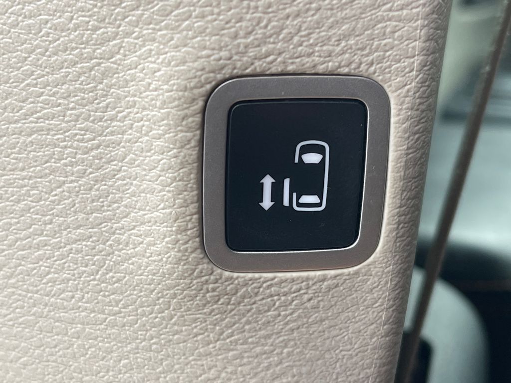 used 2020 Chrysler Pacifica car, priced at $23,300
