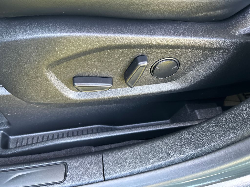 used 2023 Ford Edge car, priced at $29,973